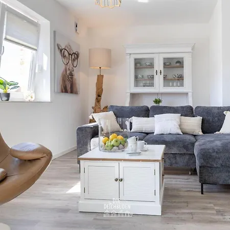 Apartment-4 *