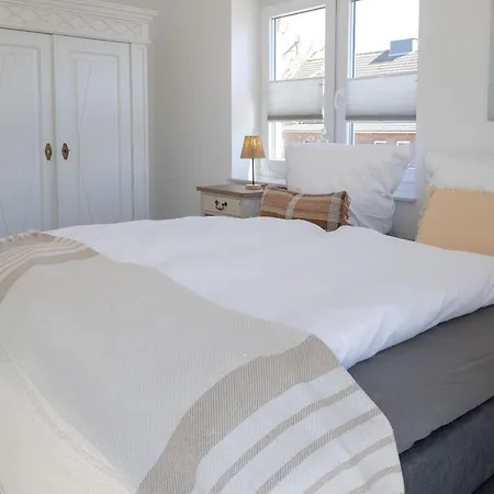 Apartment-4 *